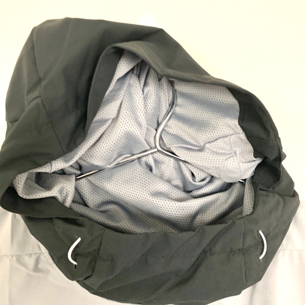 NIKE GRAY ON FIELD FLY RUSH SHIELD VEST HOODIE - Picture 3 of 6